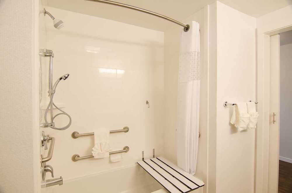Hampton Inn & Suites by Hilton Houston North IAH photo 1