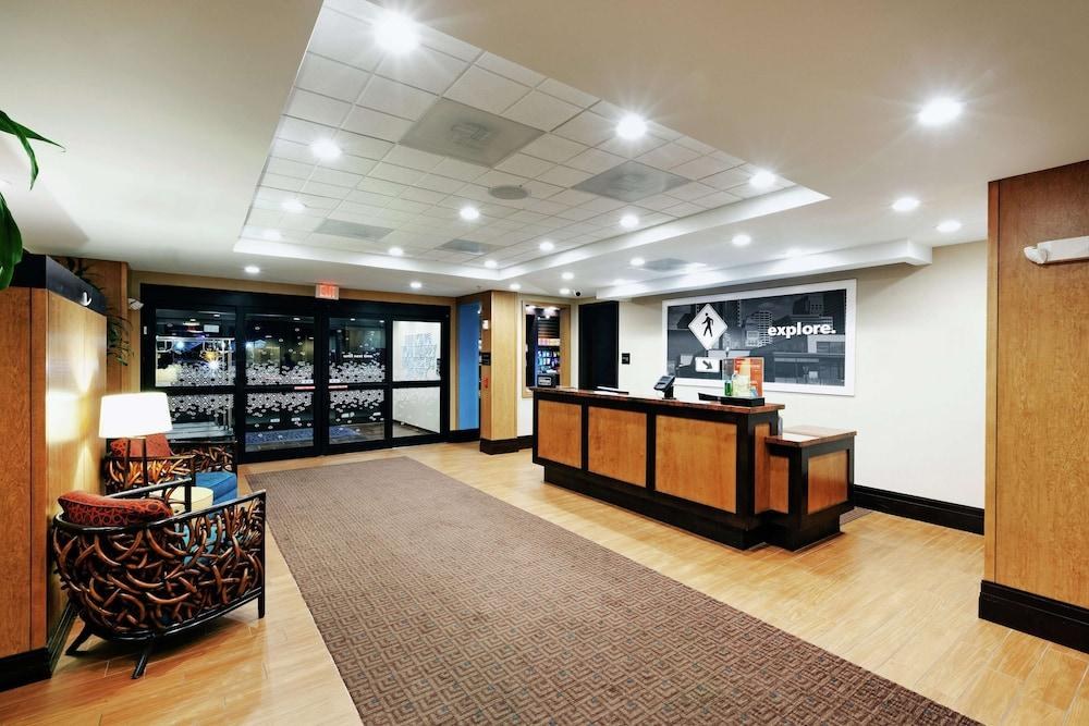 Hampton Inn & Suites by Hilton Houston North IAH photo 3