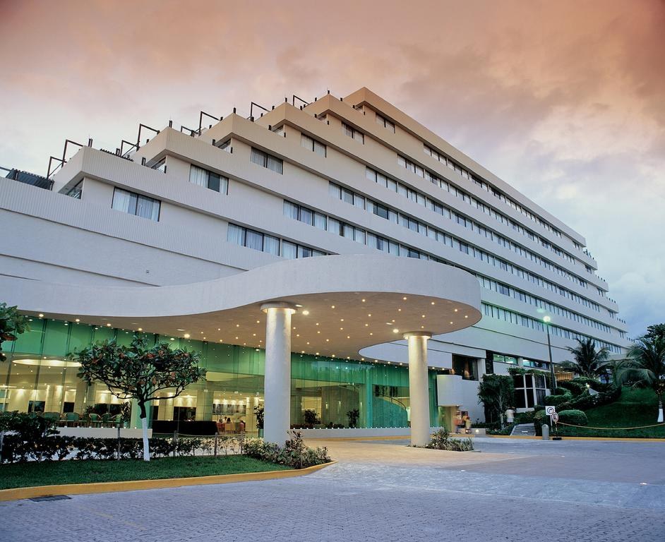 PARK ROYAL BEACH CANCUN photo 1