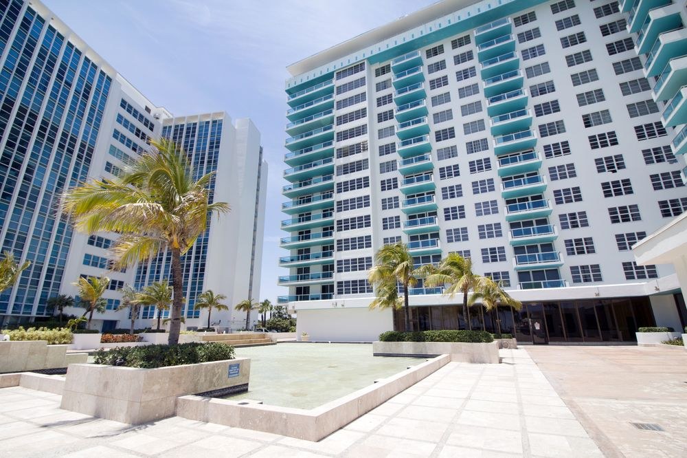 Seacoast Suites on Miami Beach