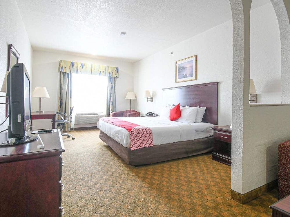 Baymont by Wyndham Houston Brookhollow photo 2