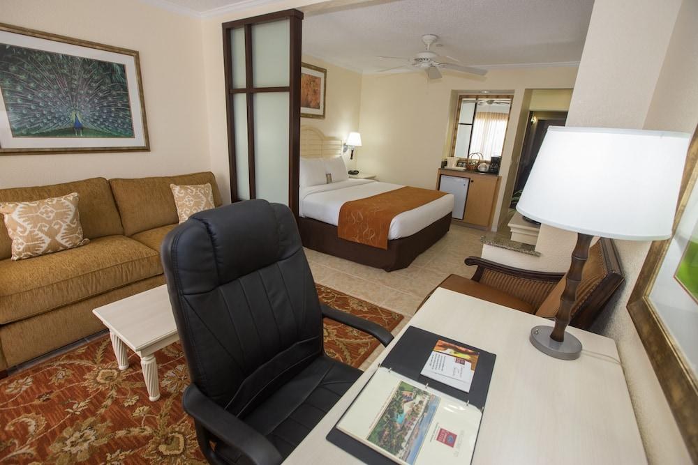 Comfort Suites Paradise Island photo 4