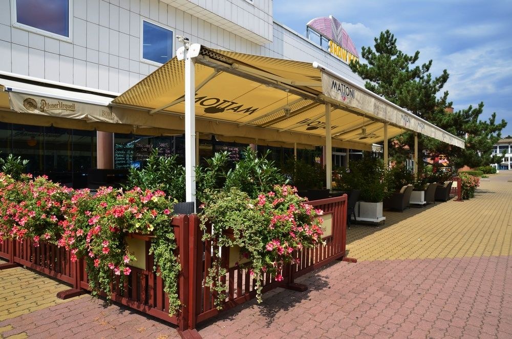 COSMOPOLITAN BOBYCENTRUM