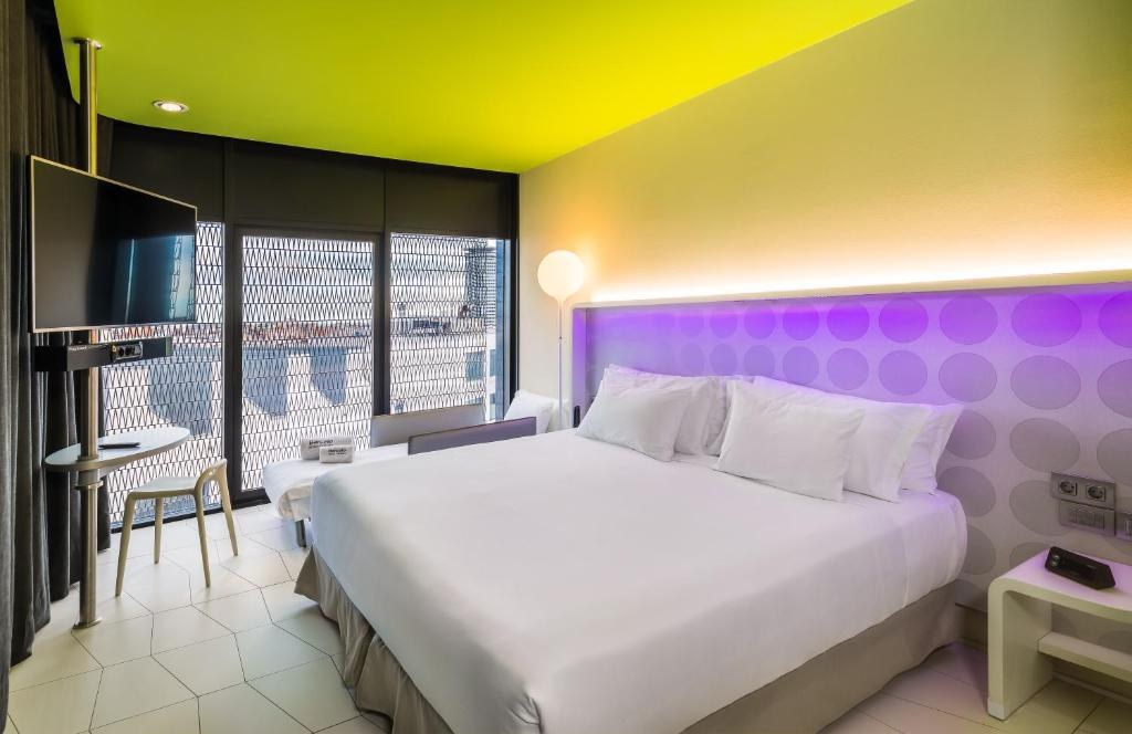 BARCELO RAVAL photo 1