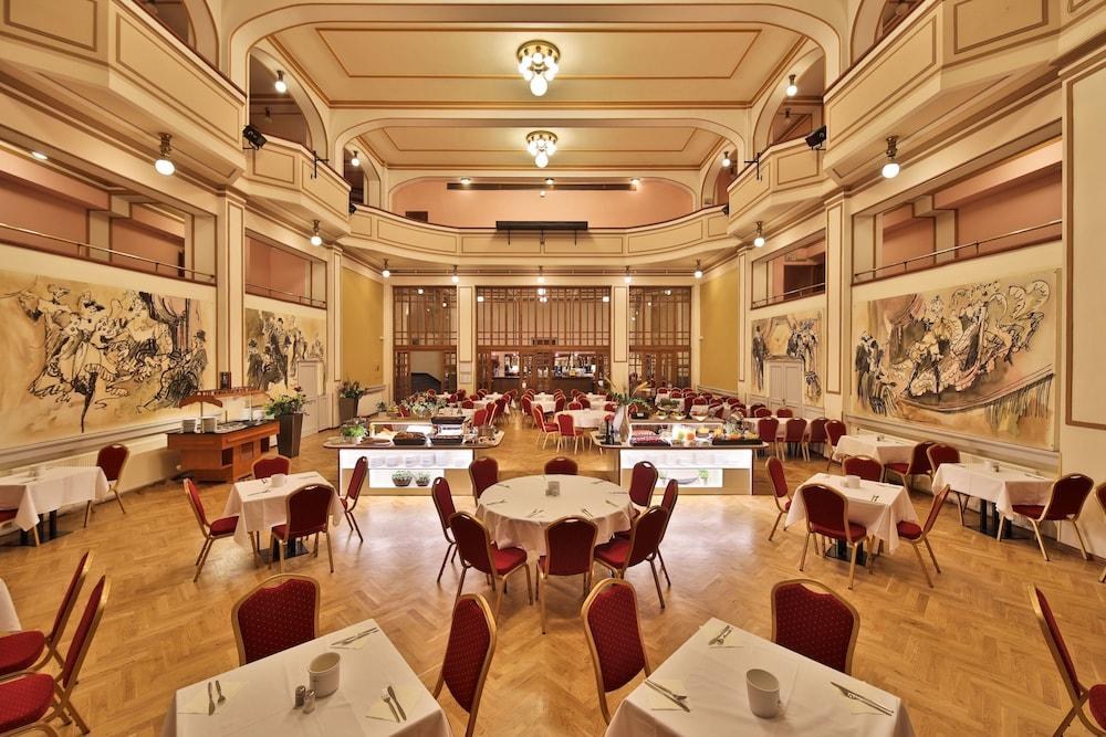 ARISTON HOTEL