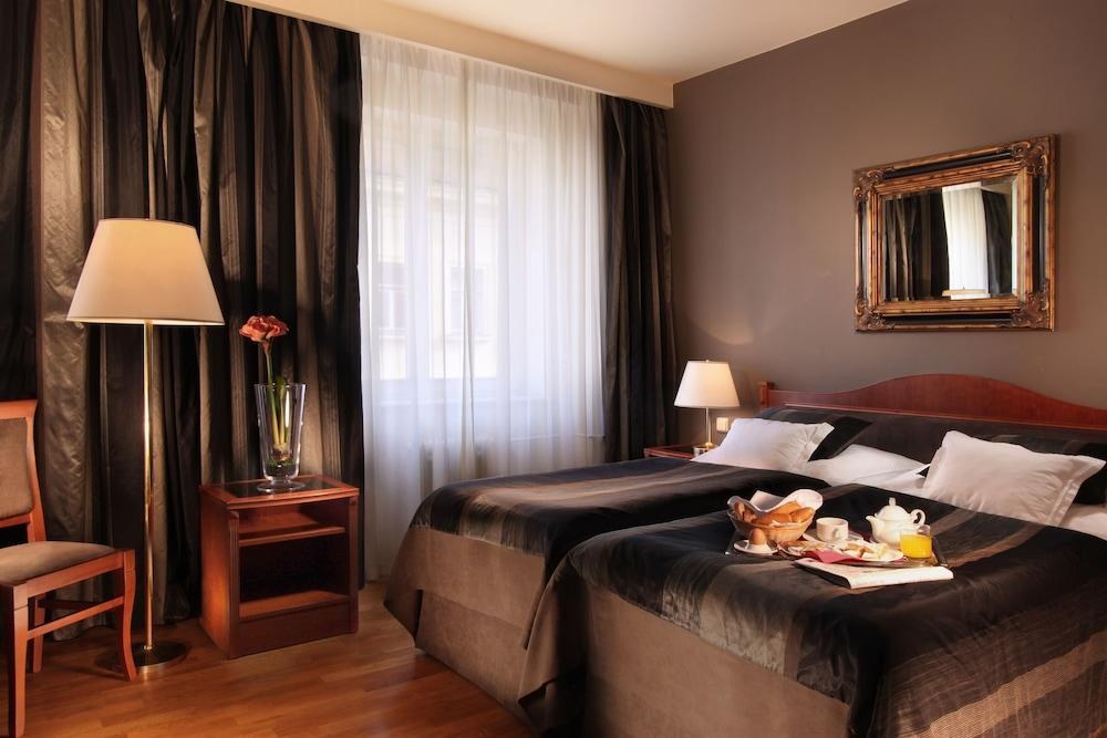BELVEDERE HOTEL