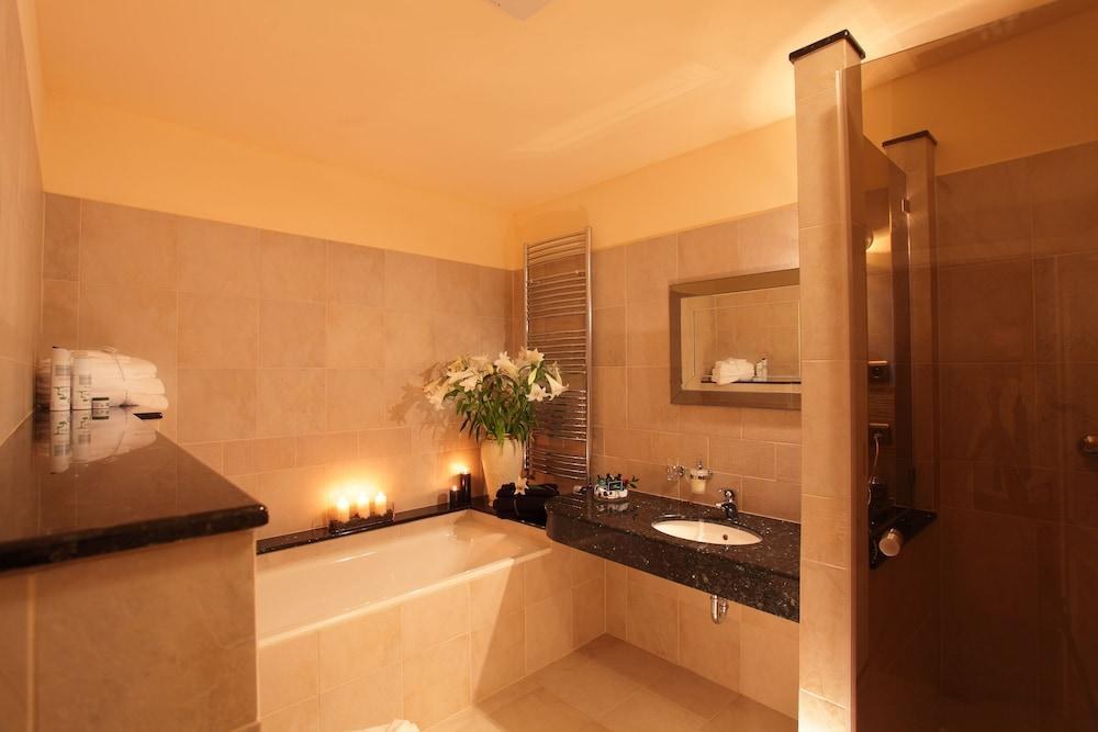 ELYSEE HOTEL photo 2