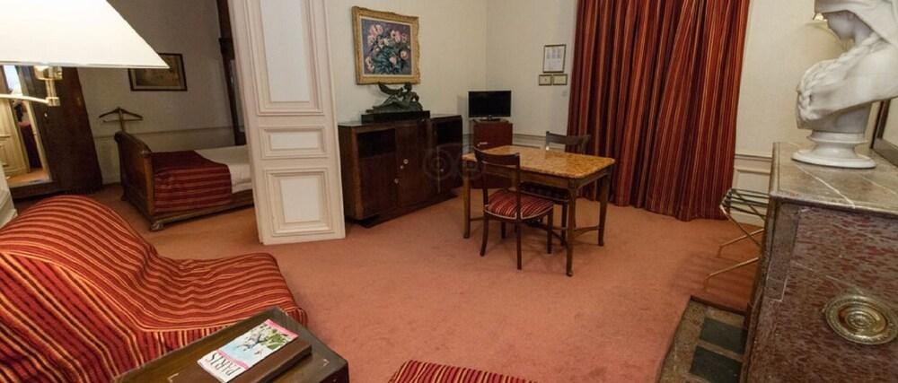 HOTEL LANGLOIS photo 2