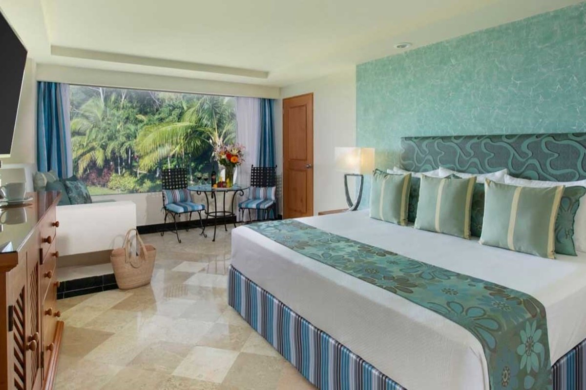 NOW EMERALD CANCUN RESORT & SPA
