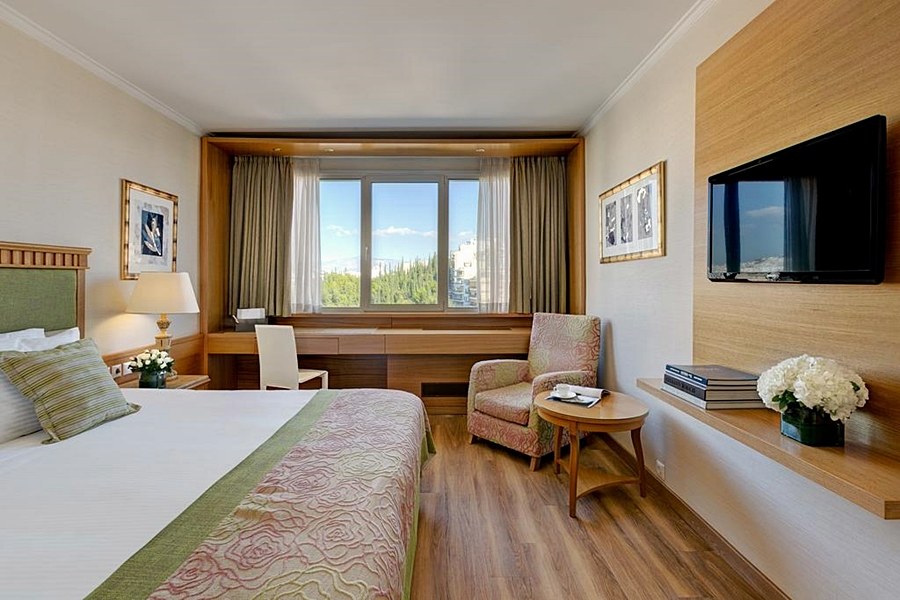 DIVANI CARAVEL HOTEL