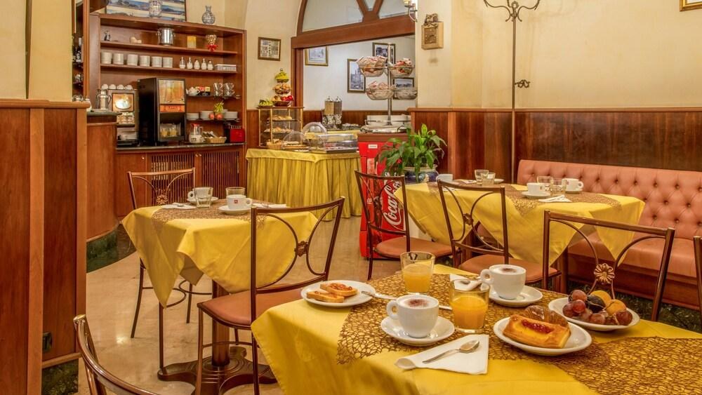 HOTEL ASSISI photo 3