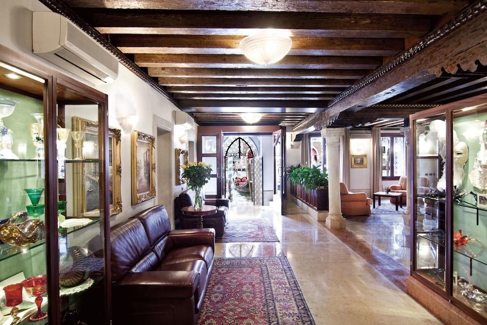 FOSCARI PALACE photo 4