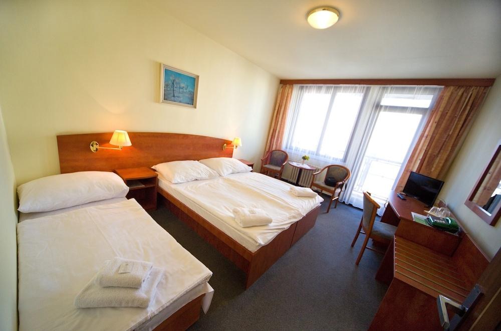 HOTEL KRYSTAL photo 3