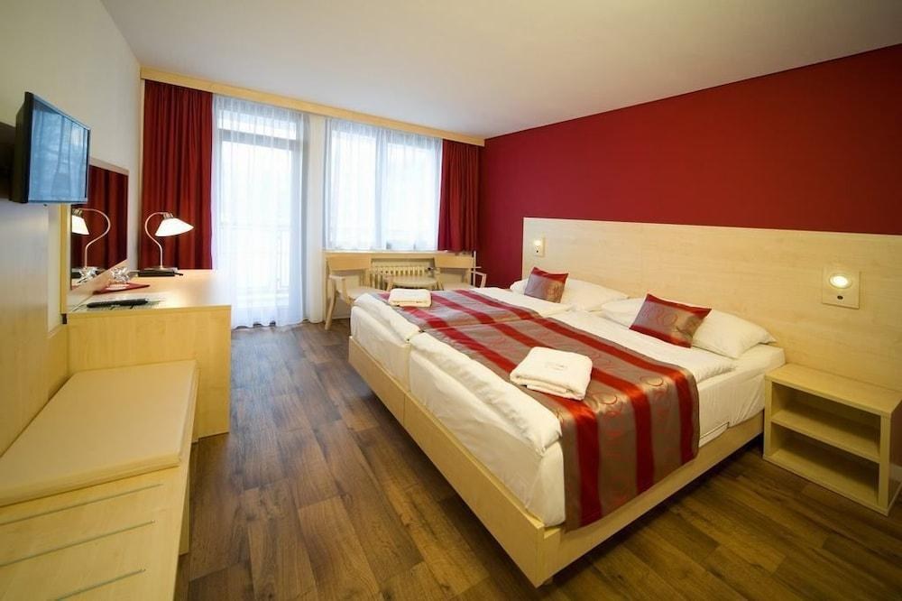 HOTEL KRYSTAL photo 4