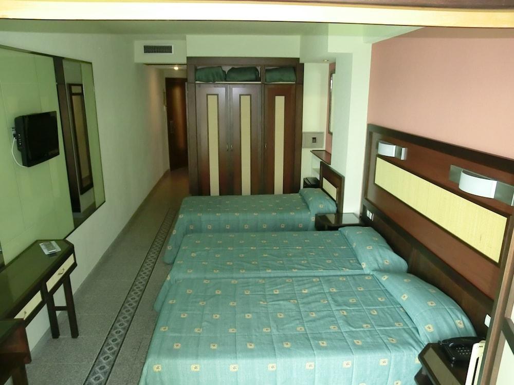 HOTEL BENIKAKTUS photo 2