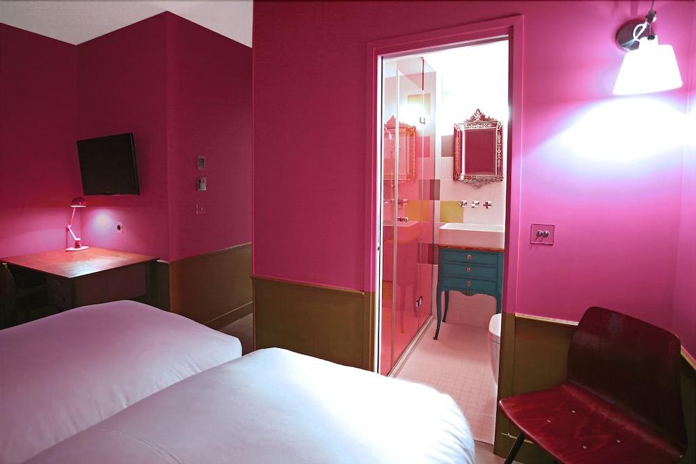 HOTEL CRAYON BY ELEGANCIA photo 3