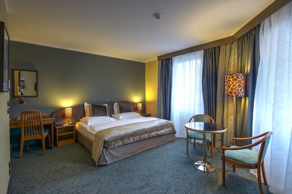 HOTEL PLAZA ALTA photo 2