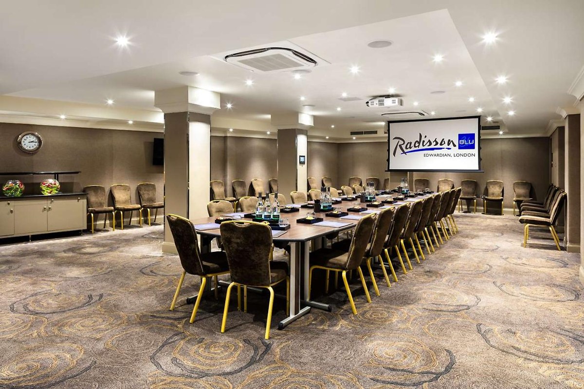 RADISSON BLU EDWARDIAN KENILWORTH photo 2