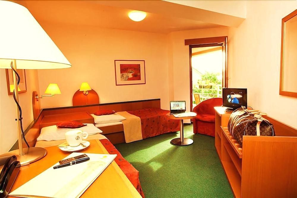 Hotel Troja photo 1