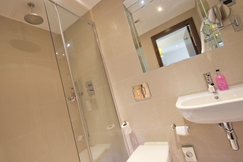 SERAPHINE HAMMERSMITH HOTEL, SURE HOTEL COLLECTION photo 1