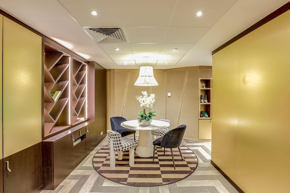 MERCURE PARIS ARC DE TRIOMPHE ETOILE photo 3
