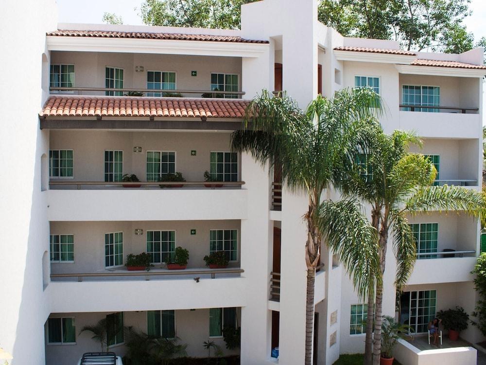 AUREA HOTEL AND SUITES photo 2