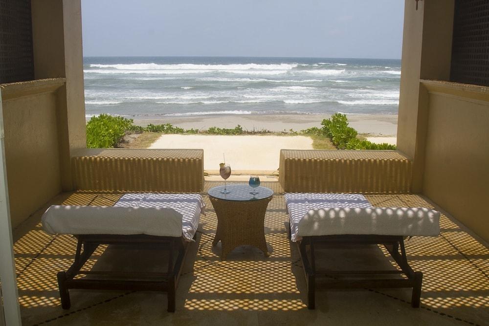 Tres Vidas Acapulco Suites photo 2