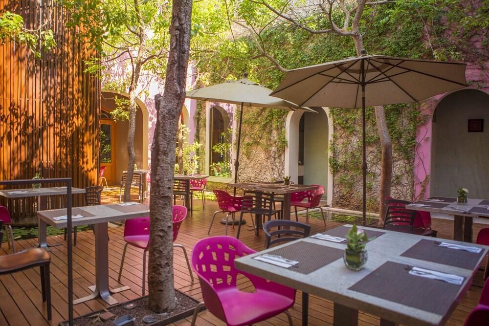 Rosas & Xocolate Boutique Hotel + Spa photo 2