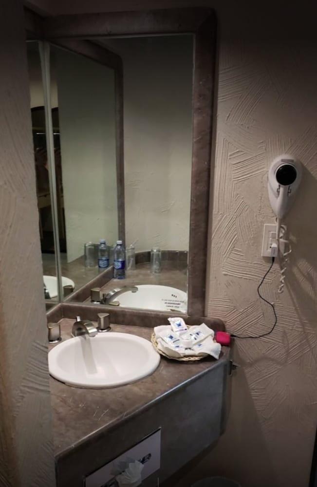PORTO NOVO HOTEL & SUITES photo 3