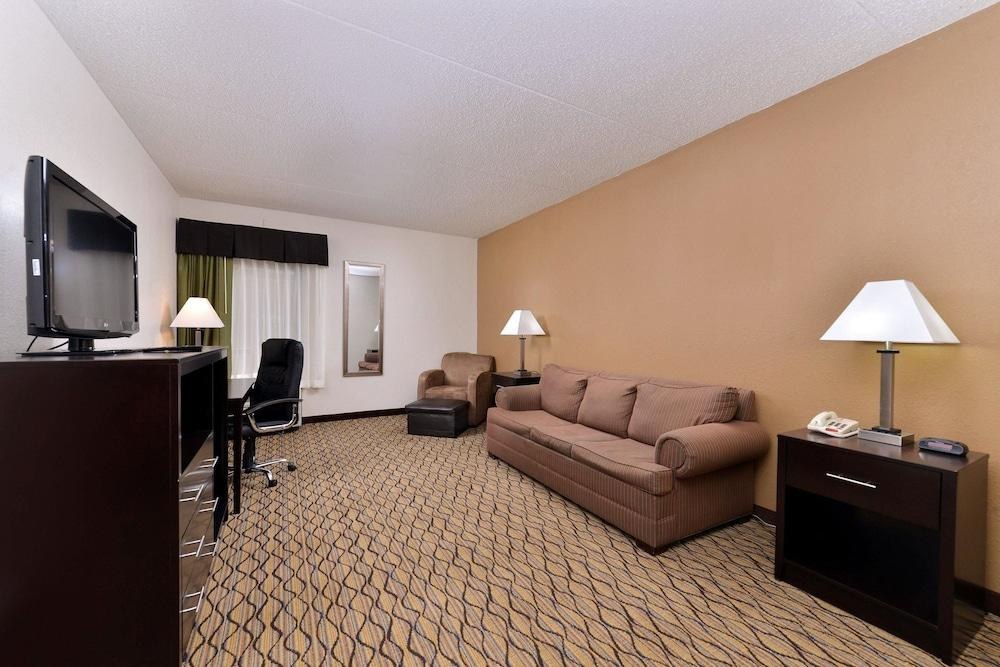 AMERICAS BEST VALUE INN - CHICAGO SOUTH/MATTESON photo 3
