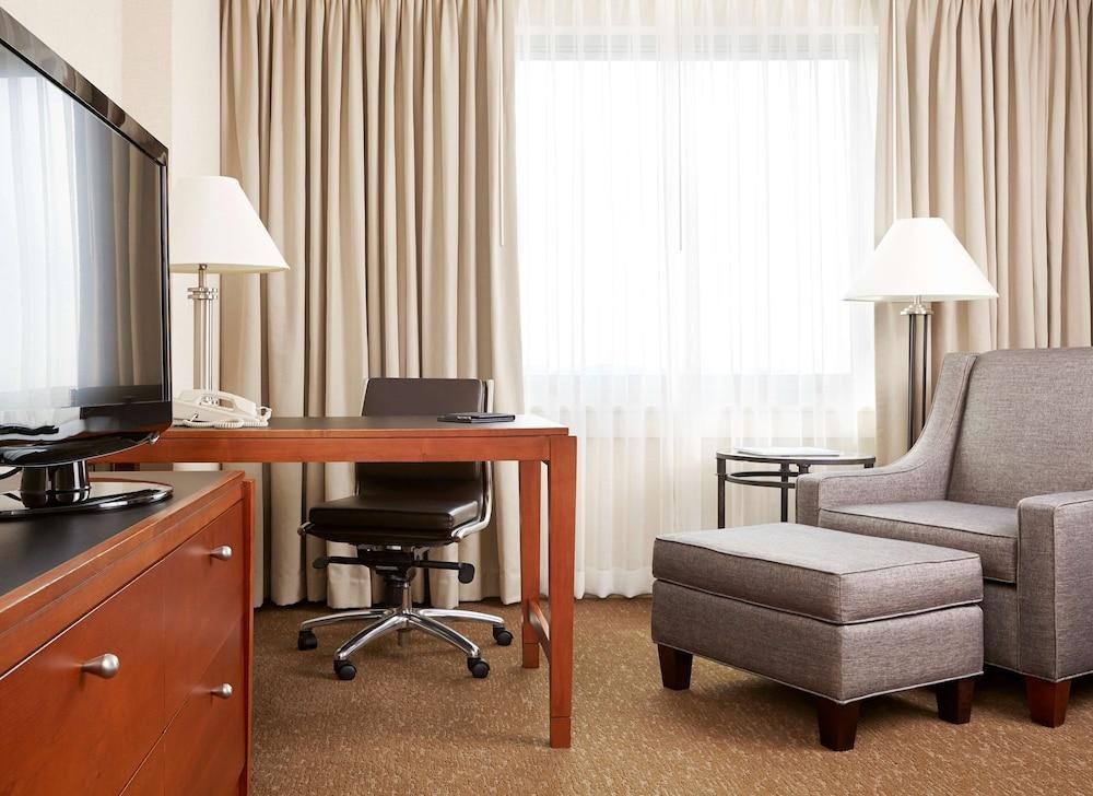 HYATT ROSEMONT photo 3