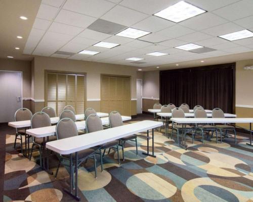 Comfort Suites Kingwood/Humble photo 1