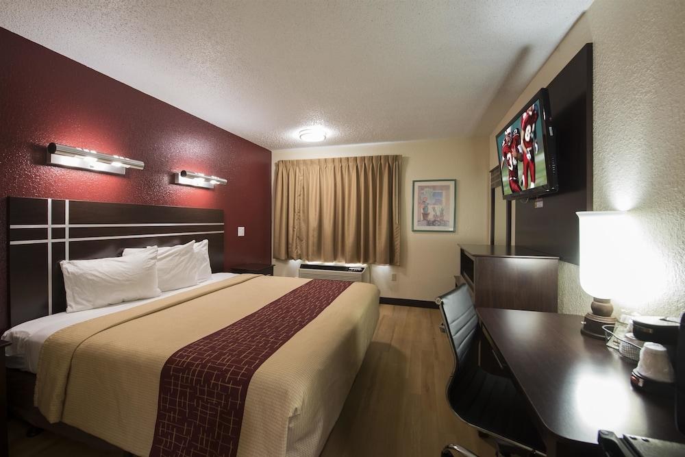 RED ROOF INN HOUSTON - BROOKHOLLOW photo 4