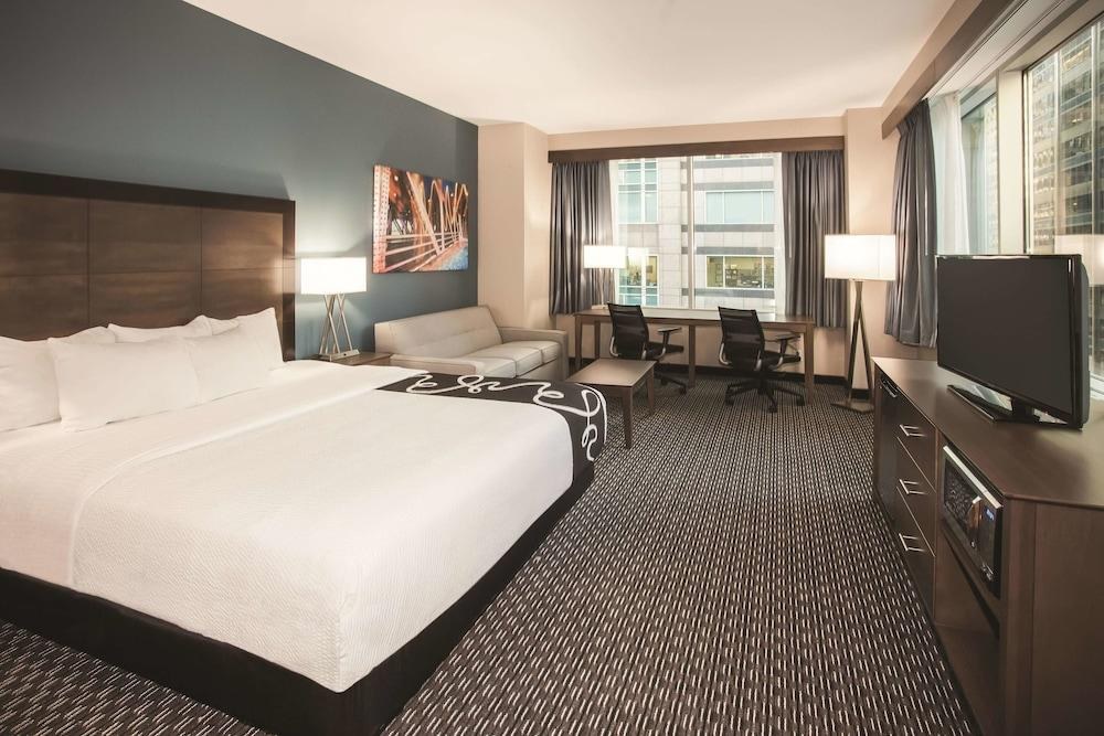 La Quinta Inn & Suites by Wyndham Chicago Downtown photo 2