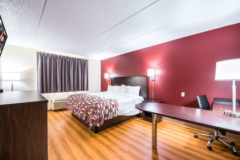 Red Carpet Inn photo 4