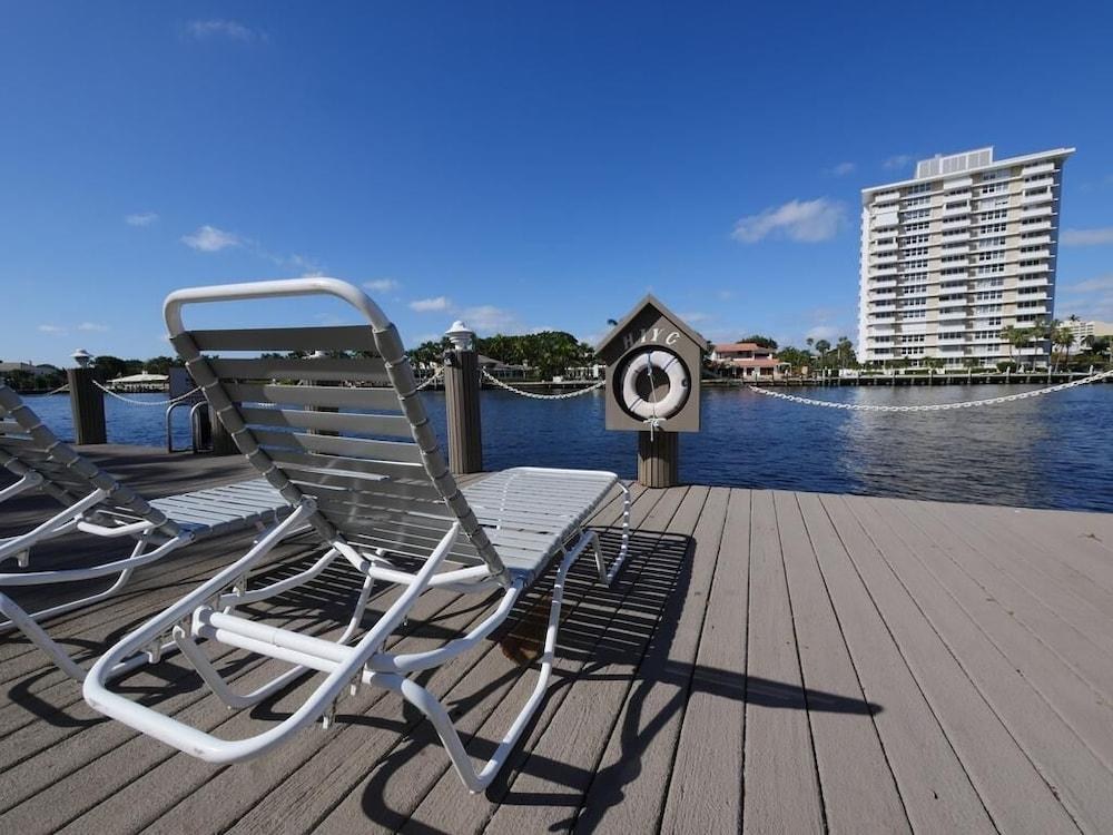 HOLIDAY ISLE YACHT CLUB photo 2