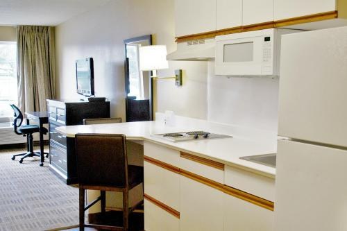 HOMESTEAD CHICAGO - WESTMONT - OAK BROOK photo 3