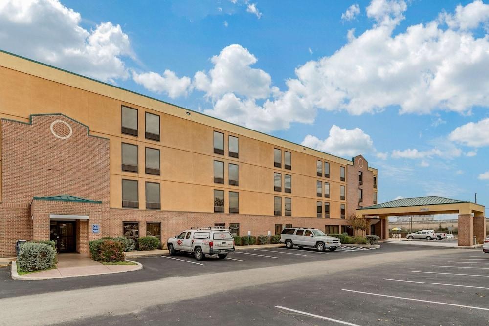 Spark By Hilton San Antonio Northwest near Six Flags photo 4