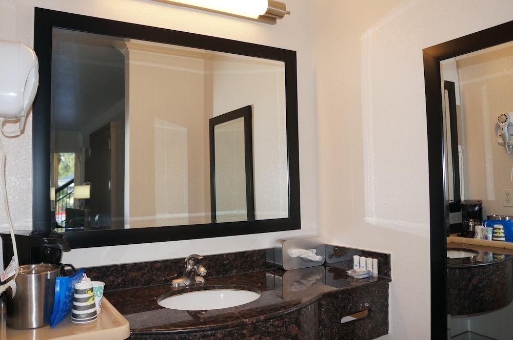 AMERICAS BEST VALUE INN MOUNTAIN VIEW photo 4