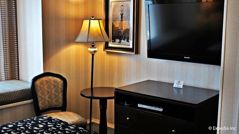 GASLAMP PLAZA SUITES