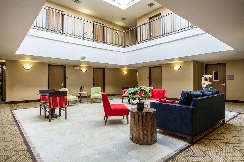 COMFORT INN &AMP; SUITES SAN FRANCISCO AIRPORT WEST photo 4