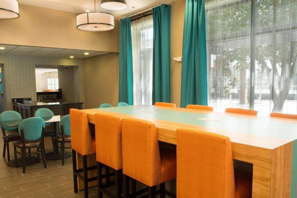 Heritage Inn & Suites San Antonio Airport, Trademark Wyndham photo 3
