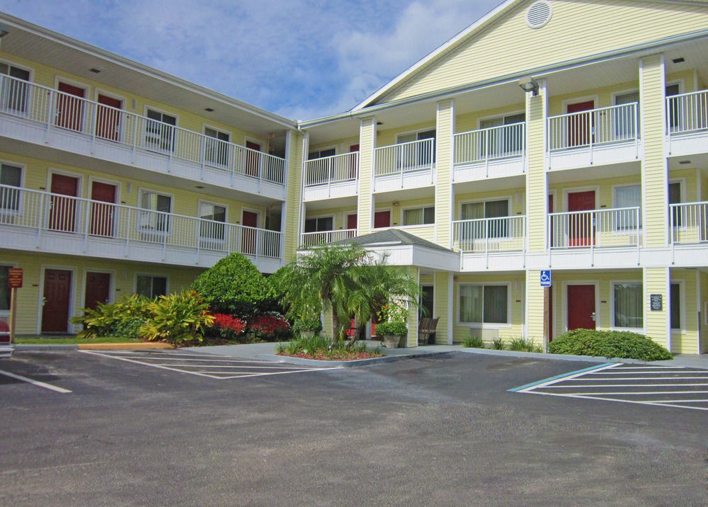 CROSSLAND ECONOMY STUDIOS - ORLANDO - UCF AREA photo 1