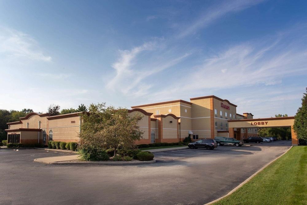 Ramada by Wyndham Glendale Heights/Lombard photo 4