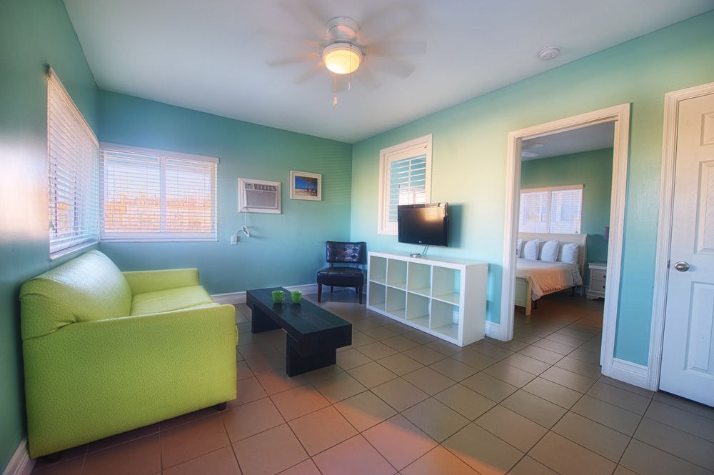 Hollywood Beachside Boutique Suites photo 3