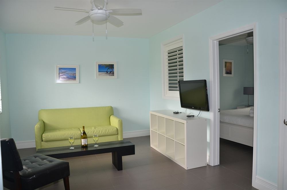 Hollywood Beachside Boutique Suites photo 4