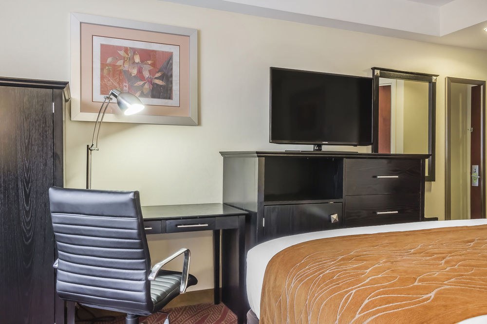 COMFORT INN &AMP; SUITES MASPETH photo 1