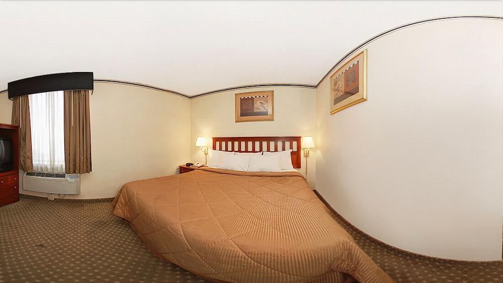 Crescent Hotel photo 3
