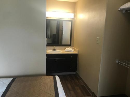 EXTENDED STAY AMERICA HOUSTON - NASA - BAY AREA BLVD.