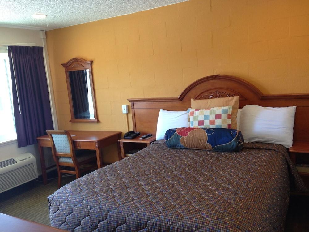 DELUXE INN photo 4
